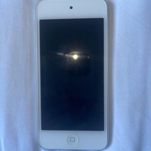 LIKE NEW iPod touch 32 GB